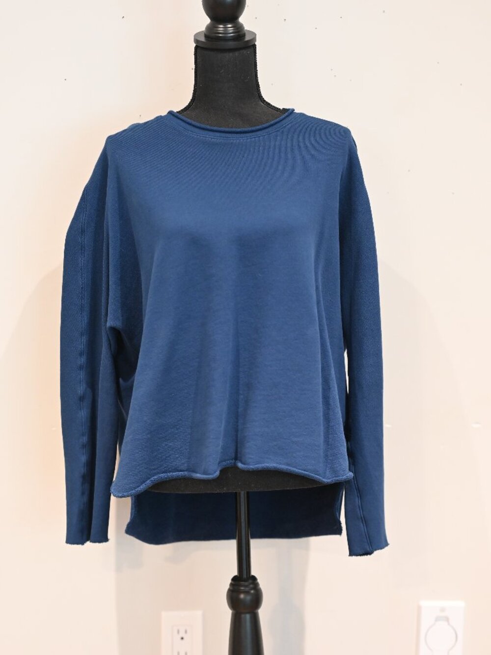 Frank & Eileen Blue Long Sleeve Raw Hem Top Medium